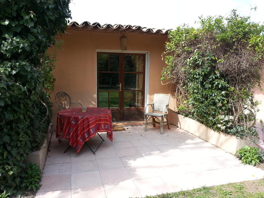 Mas La Provence Bed & Breakfast LʼIsle-sur-la-Sorgue Cameră foto