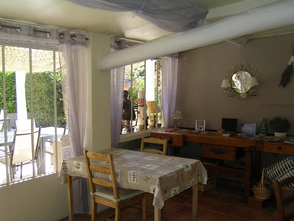 Mas La Provence Bed & Breakfast LʼIsle-sur-la-Sorgue Exterior foto