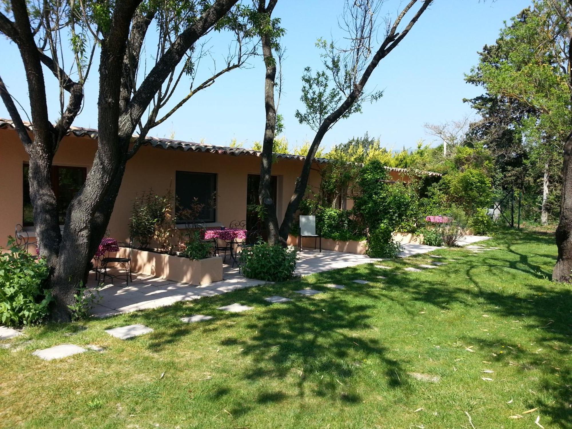 Mas La Provence Bed & Breakfast LʼIsle-sur-la-Sorgue Exterior foto